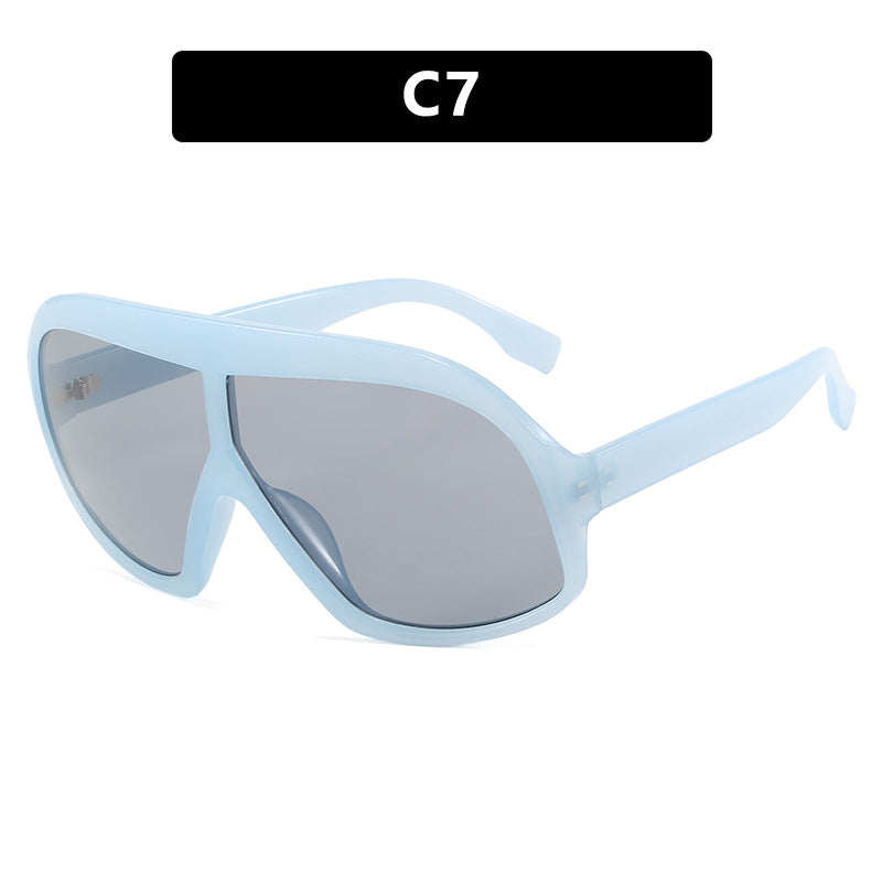 One-Piece Wraparound Oversized Sunglasses – Trendy, Versatile Shades with a Sleek Modern Look