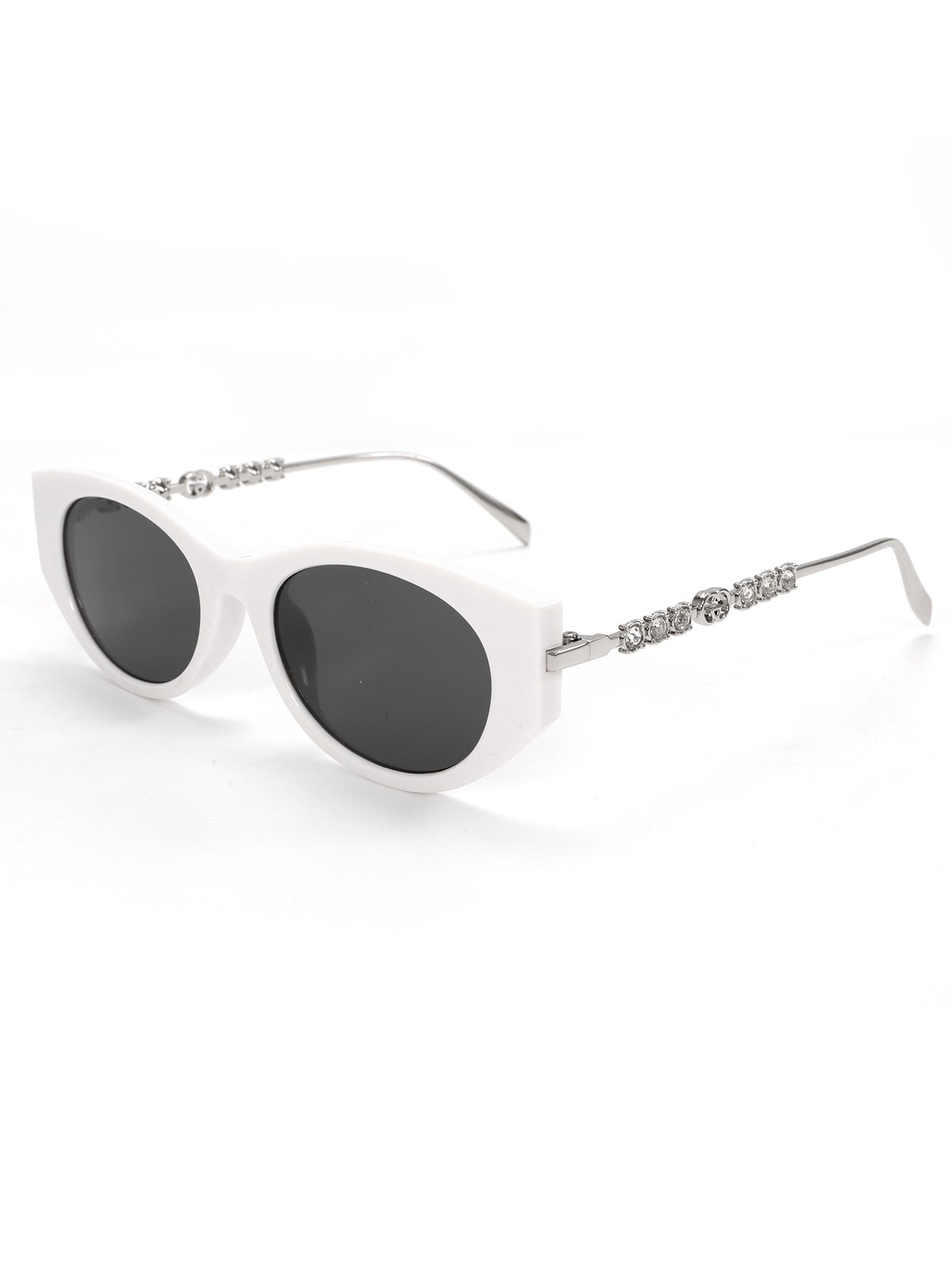 Retro Cat-Eye Sunglasses with Chain Design – Small Frame Fashion Shades for Women