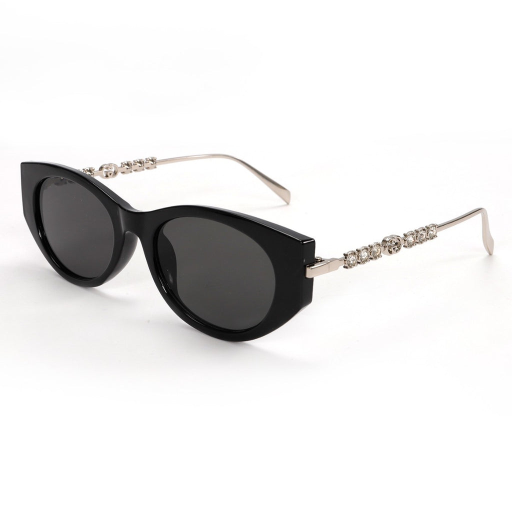 Retro Cat-Eye Sunglasses with Chain Design – Small Frame Fashion Shades for Women
